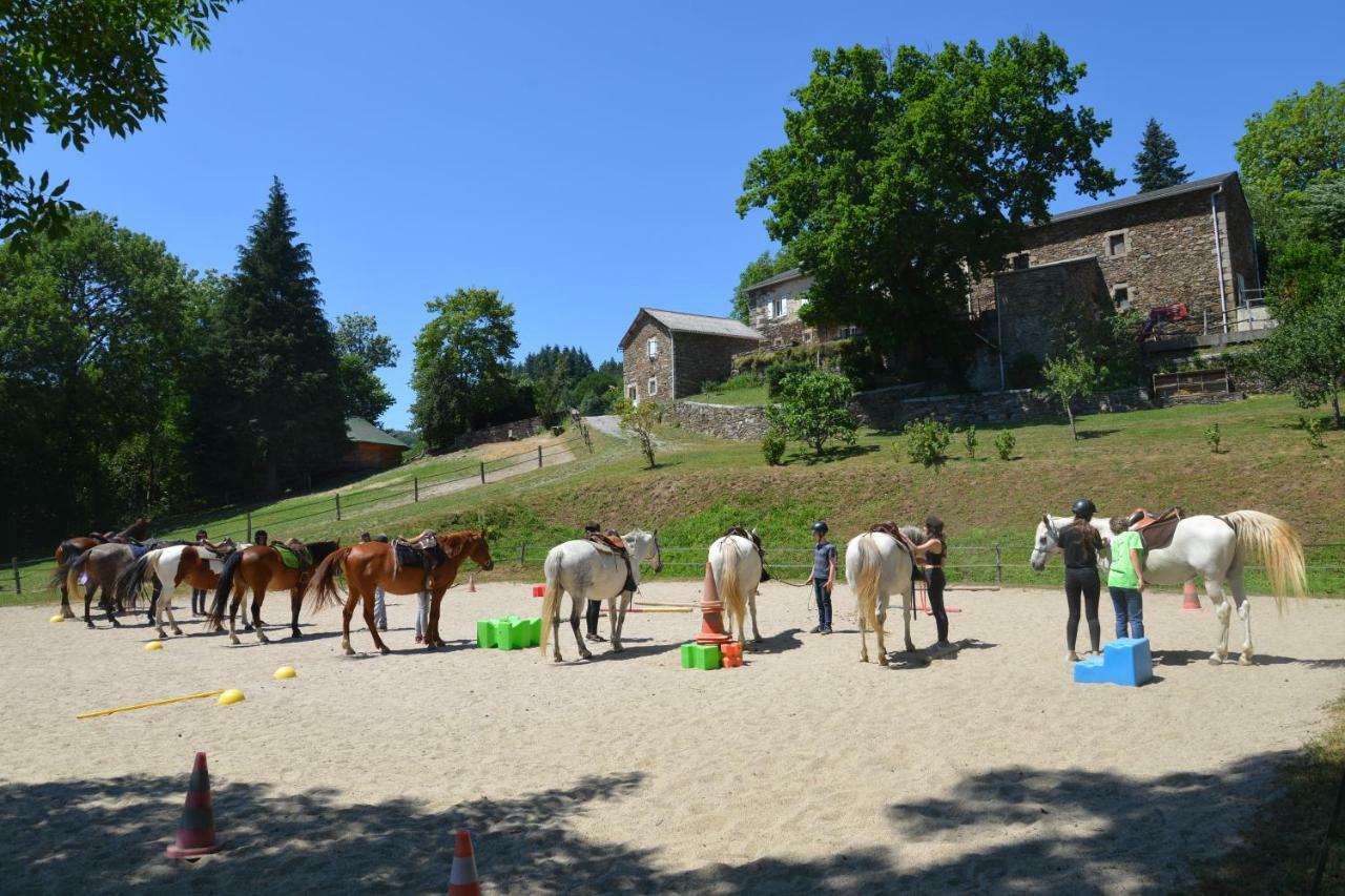Les Ecuries De La Sabatarie Hotel Cambounès Kültér fotó